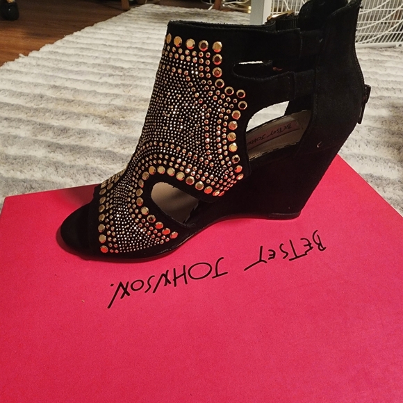EUC* BETSEY JOHNSON DAZZLER BOOTIES - Picture 3 of 7